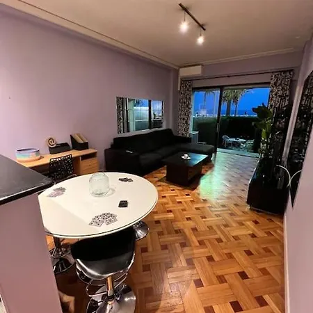 Apartment Rez-de-jardin Sur La Promenade Des Nice
