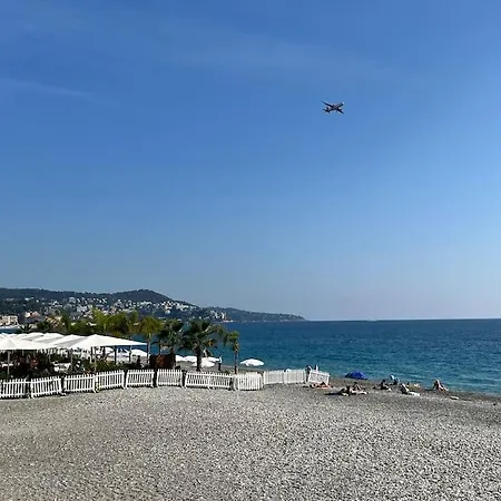 Rez-de-jardin Sur La Promenade Des *