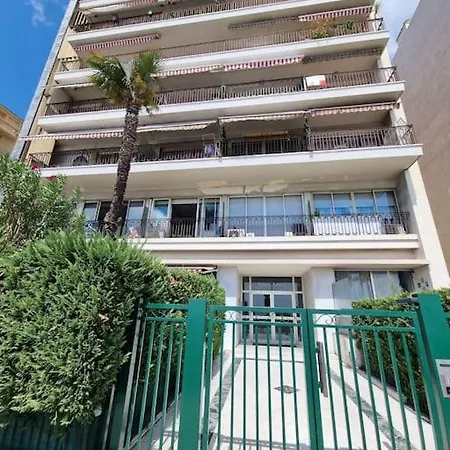 Rez-de-jardin Sur La Promenade Des *