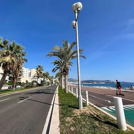 Apartment Rez-de-jardin Sur La Promenade Des *