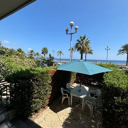 Rez-de-jardin Sur La Promenade Des Nice