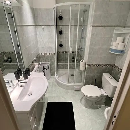 Rez-de-jardin Sur La Promenade Des Apartment